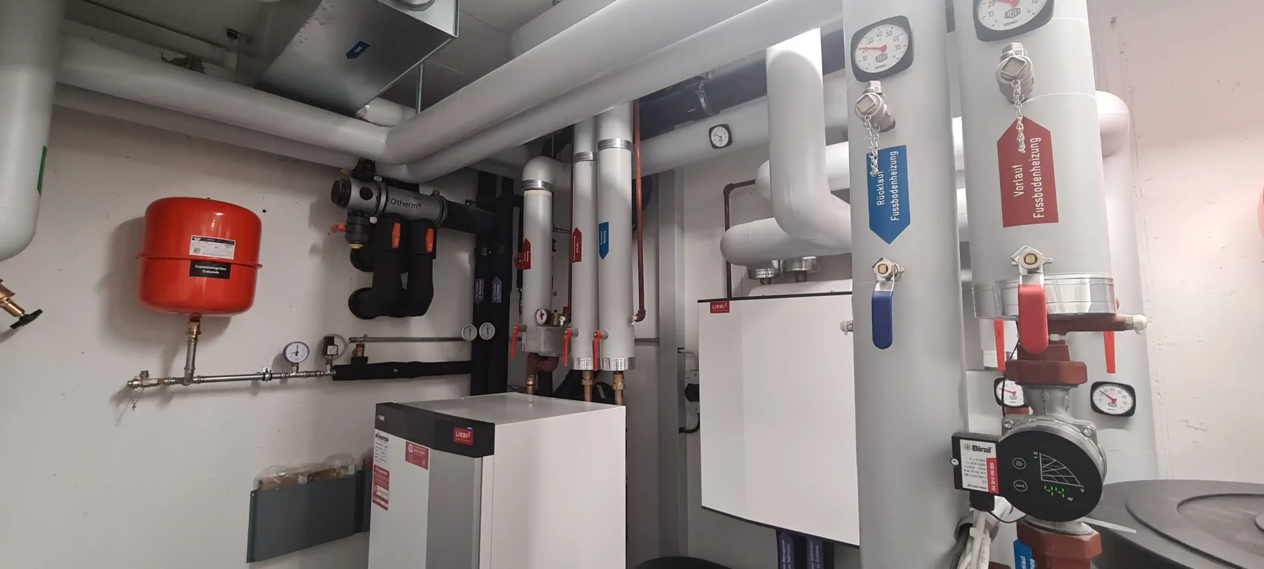 Wärmeerzeugerersatz und neu Hezkörper EFH